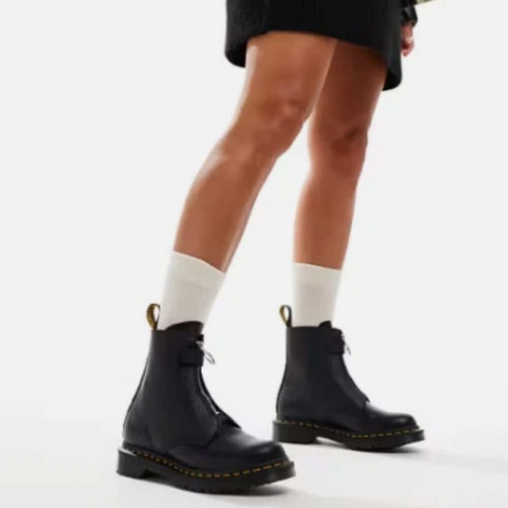 DR. MARTENS 1460 FRONT ZIP LEATHER LACE UP BOOTS  Comfy & Stylish MSRP$210